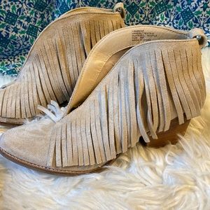Matisse coconuts lambert boots NWT ivory tan fringe
